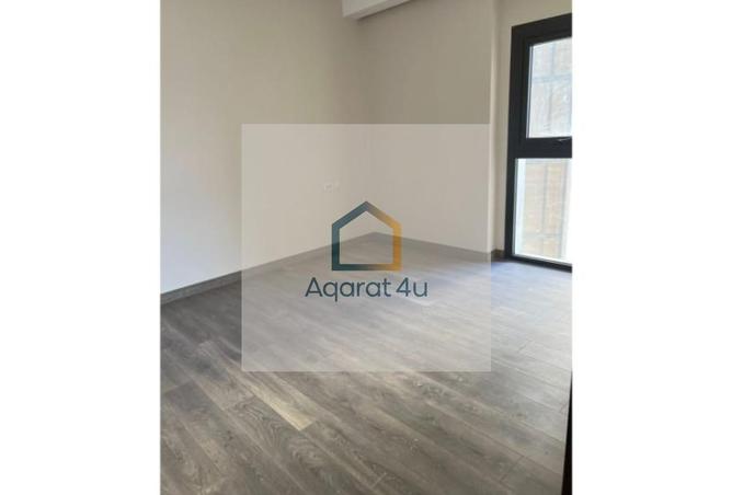 8270033 - Property Image 3