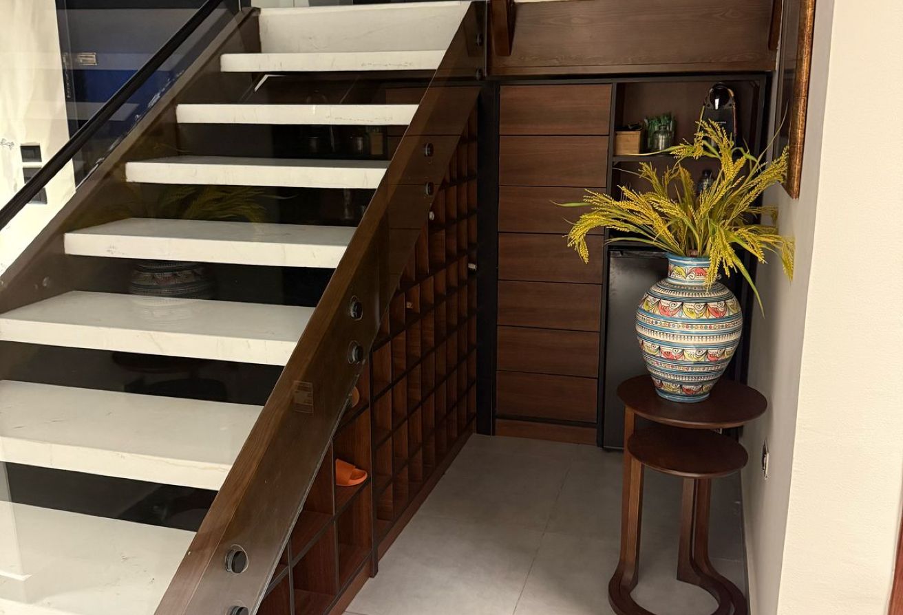 Penthouse Furnished In Lake View With Pool Forsale thumbnail