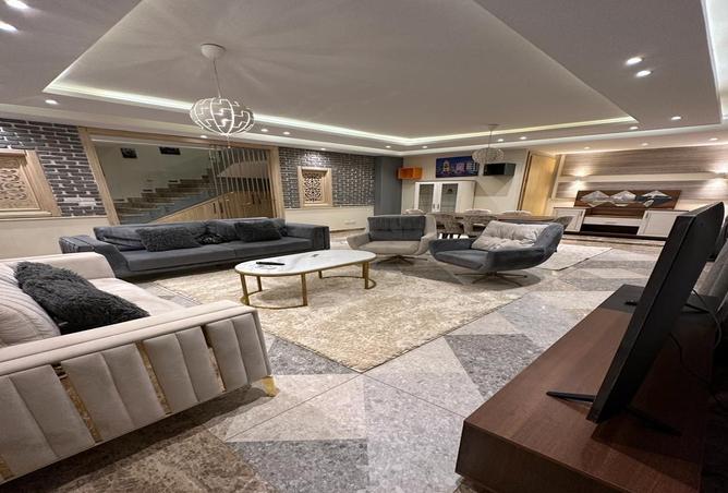 8275102 - Property Image 3