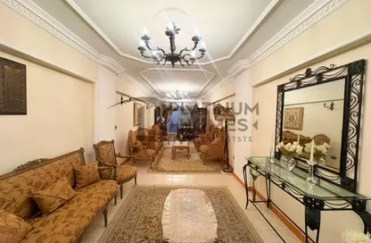 شقة - 2 غرف نوم - 1 حمام للبيع في شارع أحمد باشا ترك - فلمنج - حي شرق - الاسكندرية