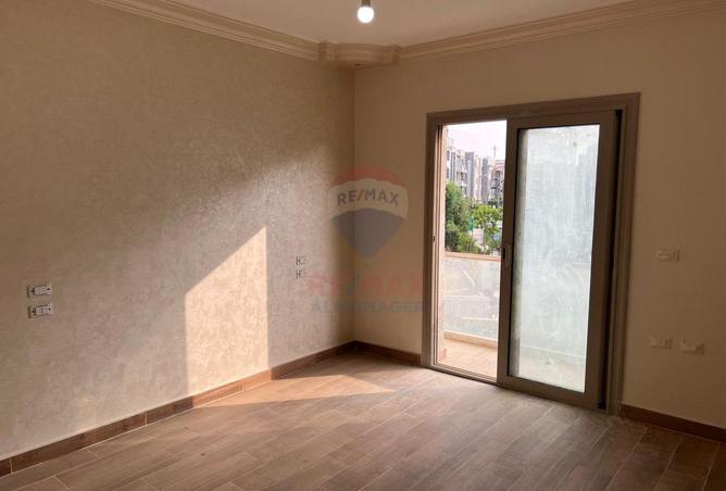 8301593 - Property Image 2