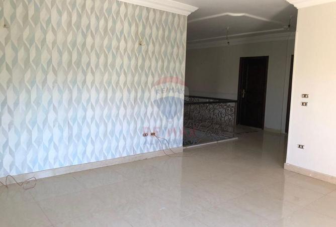 8302033 - Property Image 3