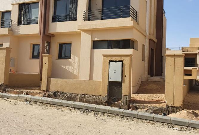 8303893 - Property Image 3