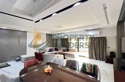 شقة - 3 - 2 للبيع في شارع البطل احمد عبد العزيز - المهندسين - الجيزة شقة - 3 - 2 للبيع في شارع البطل احمد عبد العزيز - المهندسين - الجيزة