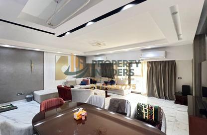 شقة - 3 - 2 للبيع في شارع البطل احمد عبد العزيز - المهندسين - الجيزة شقة - 3 - 2 للبيع في شارع البطل احمد عبد العزيز - المهندسين - الجيزة