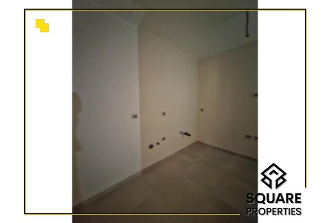 8327870 - Property Image 3