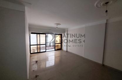 Apartment - 2 Bedrooms - 1 Bathroom for rent in Al Geish Road - Laurent - Hay Sharq - Alexandria