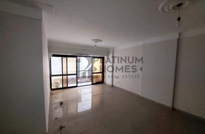 Apartment - 2 Bedrooms - 1 Bathroom for rent in Al Geish Road - Laurent - Hay Sharq - Alexandria