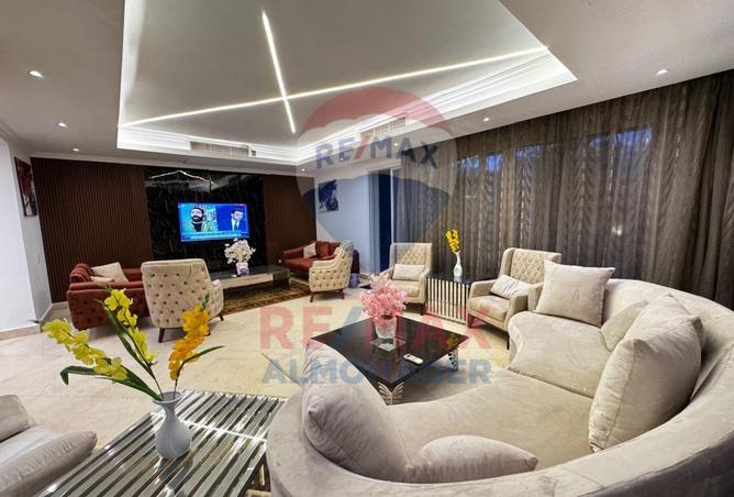 8318058 - Property Image 2