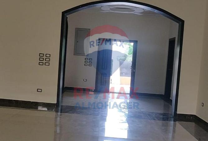 8325140 - Property Image 2