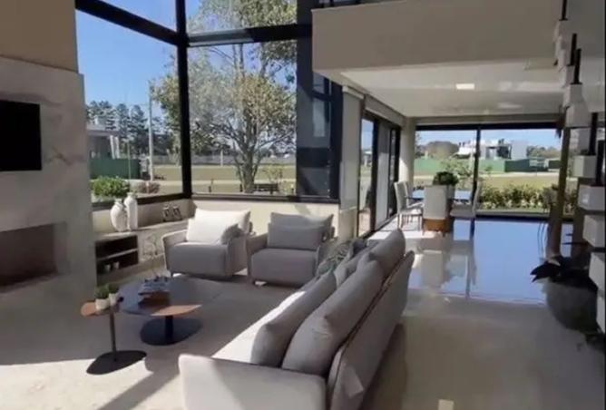 8328336 - Property Image 2