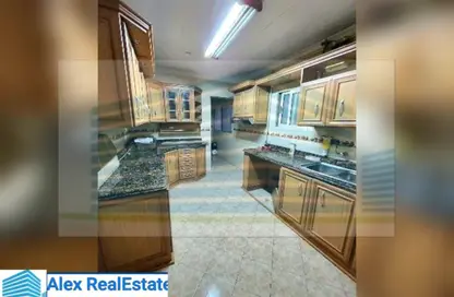 شقة - 3 غرف نوم - 3 حمامات للايجار في شارع امين يحيي - زيزينيا - حي شرق - الاسكندرية