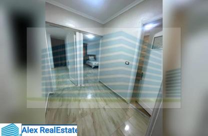 Apartment - 2 Bedrooms - 2 Bathrooms for rent in Hayatem St. - Stanley - Hay Sharq - Alexandria