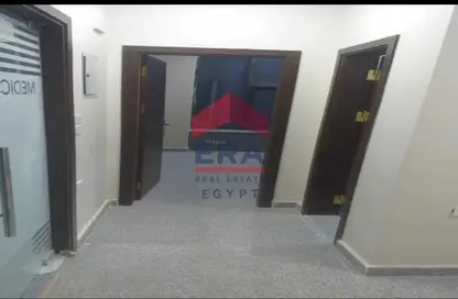 عيادة - 2 غرف نوم - 1 حمام للبيع في ذا فيلدج - المستثمرين الجنوبية - مدينة القاهرة الجديدة - القاهرة