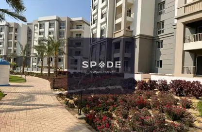 Apartment - 2 Bedrooms - 2 Bathrooms for sale in Hyde Park - New Cairo City - Cairo
