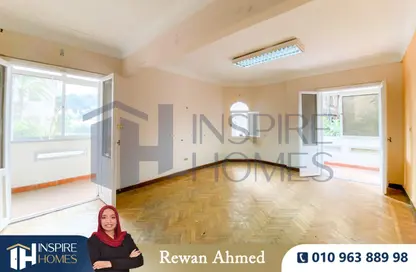 Apartment - 5 Bedrooms - 2 Bathrooms for rent in Zezenia - Hay Sharq - Alexandria