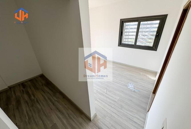 8363716 - Property Image 2