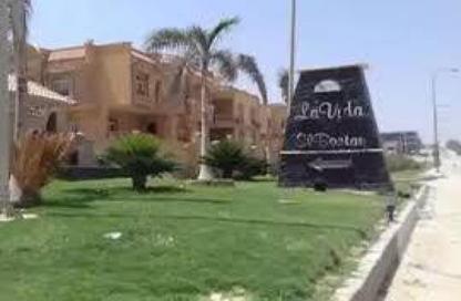 فيلا - 8 غرف نوم - 8 حمامات للبيع في لافيدا البستان - محور 26 يوليو - مدينة 6 أكتوبر - الجيزة