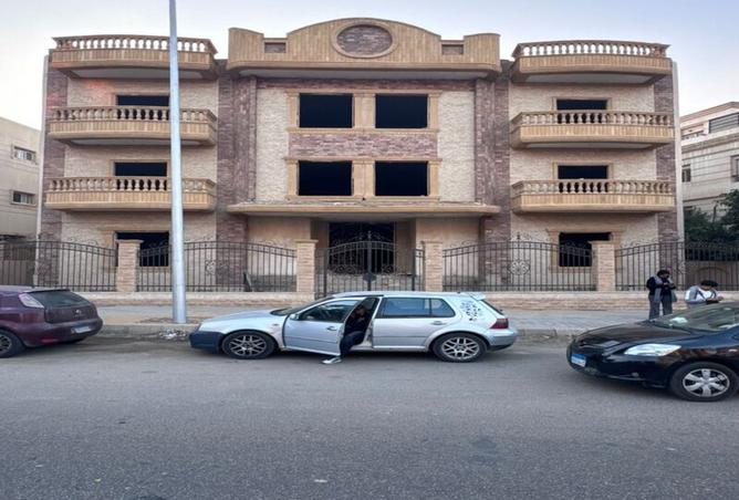 8370301 - Property Image 3