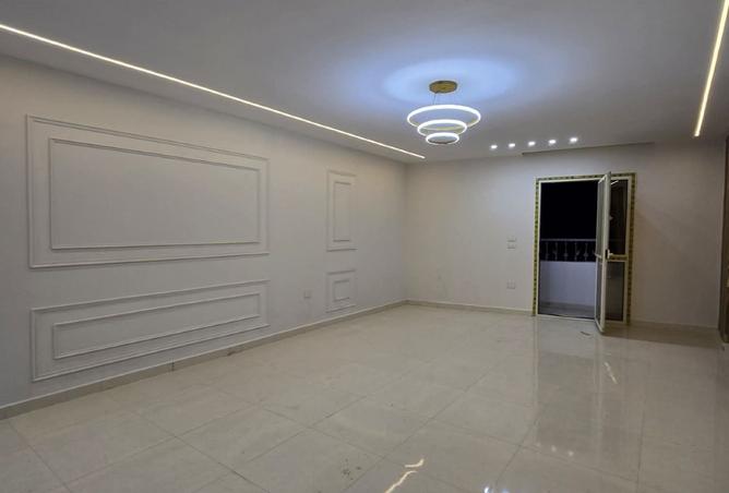 8372538 - Property Image 3