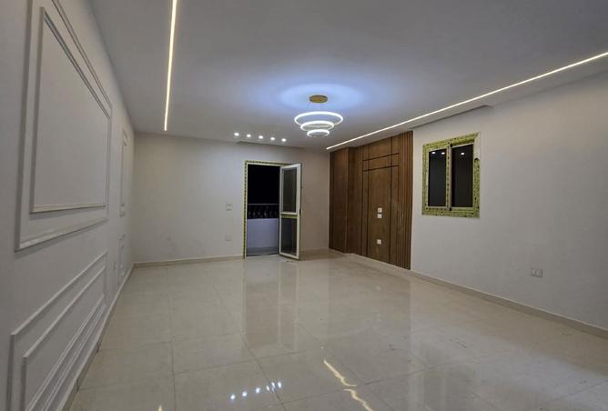 8372538 - Property Image 2