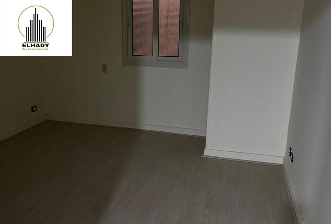 8377818 - Property Image 3