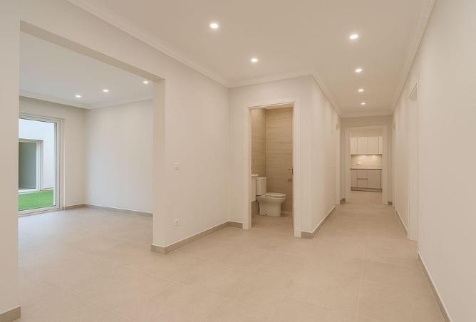 8380305 - Property Image 2