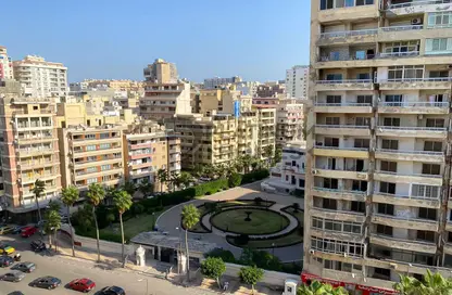 شقة - 3 غرف نوم - 2 حمامات للايجار في زيزينيا - حي شرق - الاسكندرية