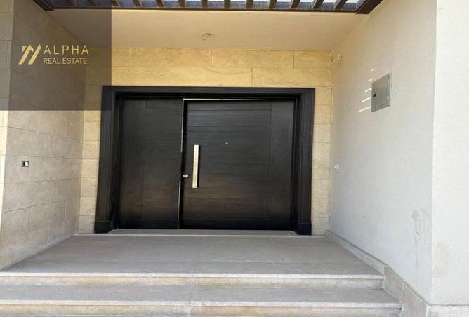 8385069 - Property Image 2