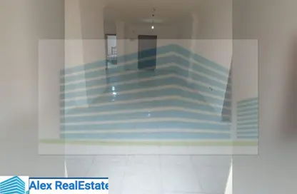 Apartment - 3 Bedrooms - 1 Bathroom for rent in Al Ekbal St. - Laurent - Hay Sharq - Alexandria