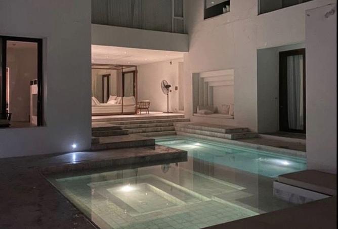 8387850 - Property Image 3