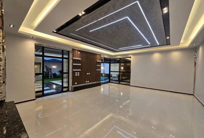 8387850 - Property Image 2