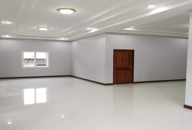 8389658 - Property Image 2