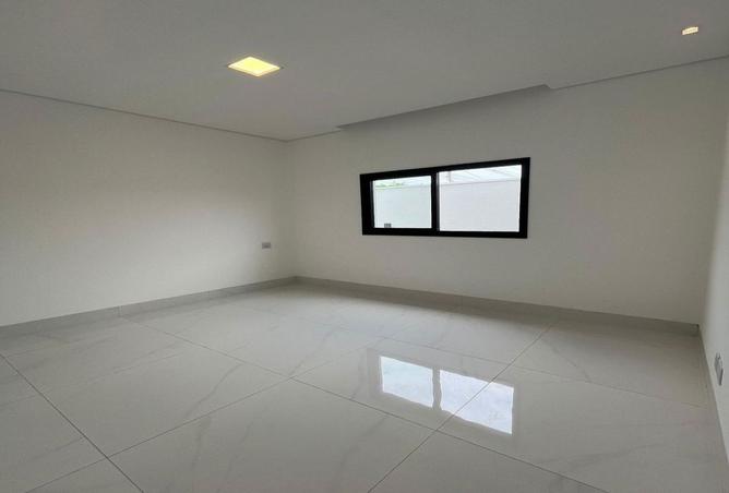 8389658 - Property Image 3