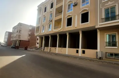 Apartment - 3 Bedrooms - 1 Bathroom for sale in Intercontinental District - Hurghada - Red Sea
