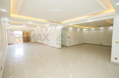 Apartment - 4 Bedrooms - 2 Bathrooms for sale in Al Ekbal St. - Laurent - Hay Sharq - Alexandria