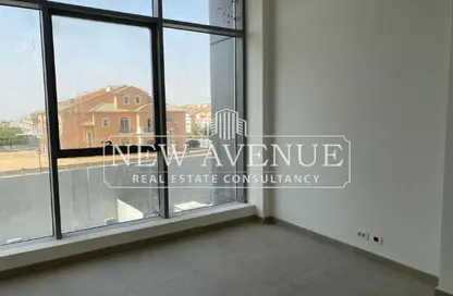 Clinic - 1 Bedroom - 1 Bathroom for sale in Three Sixty - 5th Settlement Compounds - The 5th Settlement - New Cairo City - Cairo Clinic - 1 Bedroom - 1 Bathroom for sale in Three Sixty - 5th Settlement Compounds - The 5th Settlement - New Cairo City - Cairo