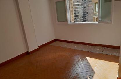 Apartment - 3 Bedrooms - 2 Bathrooms for sale in Moez Al Dawla St. - 6th Zone - Nasr City - Cairo
