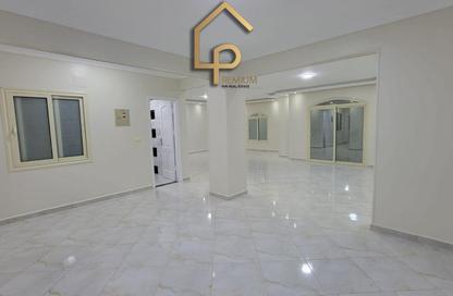 Apartment - 3 Bedrooms - 2 Bathrooms for rent in Green Residence 1 - 7th District - Sheikh Zayed City - Giza