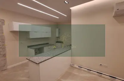 شقة - 2 غرف نوم - 2 حمامات للايجار في جاليريا  مون فالى - المستثمرين الجنوبية - مدينة القاهرة الجديدة - القاهرة