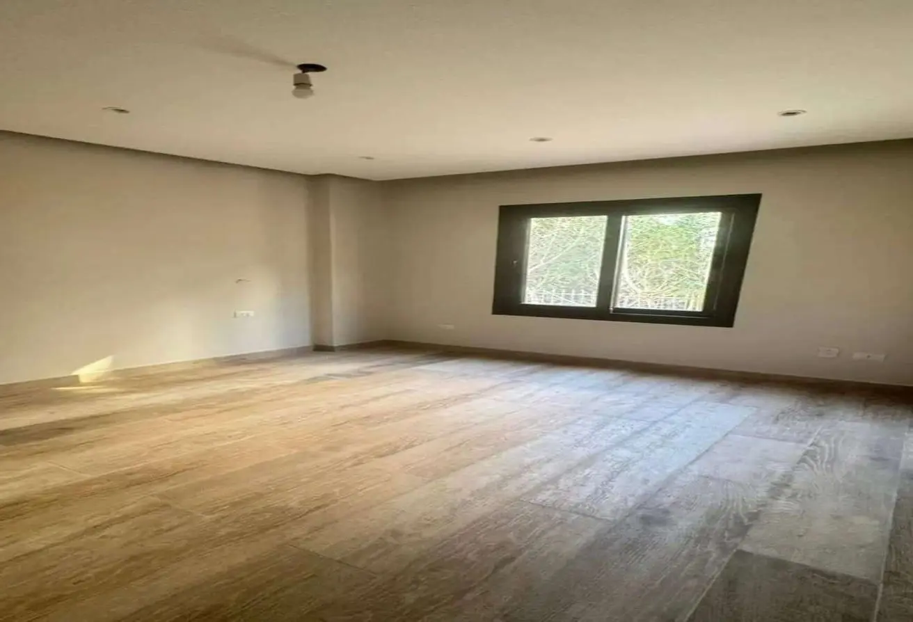 98002705 - Property Main Image