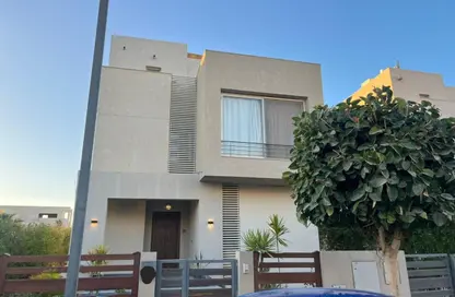 Villa - 4 Bedrooms - 5 Bathrooms for sale in Belle Vie - New Zayed City - Sheikh Zayed City - Giza