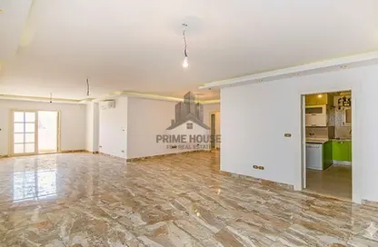 شقة - 3 غرف نوم - 2 حمامات للبيع في شارع محمد فوزي معاذ - سموحة - حي شرق - الاسكندرية