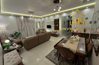 Apartment - 2 Bedrooms - 2 Bathrooms for rent in Garden Residence - Hyde Park - New Cairo City - Cairo