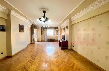 شقة - 2 غرف نوم - 1 حمام للبيع في جليم - حي شرق - الاسكندرية