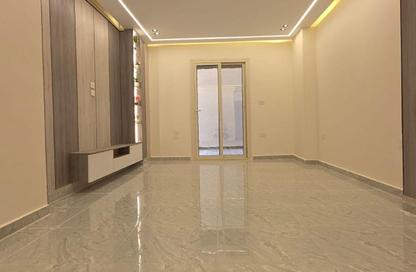 Apartment - 3 Bedrooms - 2 Bathrooms for sale in Gate 4 - Mena - Hadayek El Ahram - Giza