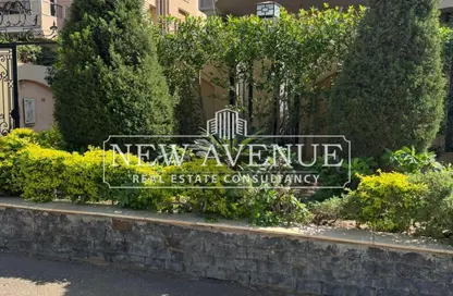 منزل مزدوج - 4 غرف نوم - 5 حمامات للبيع في المجاورة الاولي - الحي الرابع غرب - مدينة الشروق - القاهرة