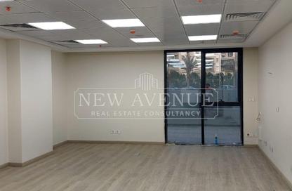 Office Space - Studio - 2 Bathrooms for rent in Hyde Park Business District Mall - South Teseen St. - The 5th Settlement - New Cairo City - Cairo