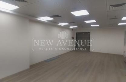 Office Space - Studio - 2 Bathrooms for rent in Hyde Park Business District Mall - South Teseen St. - The 5th Settlement - New Cairo City - Cairo