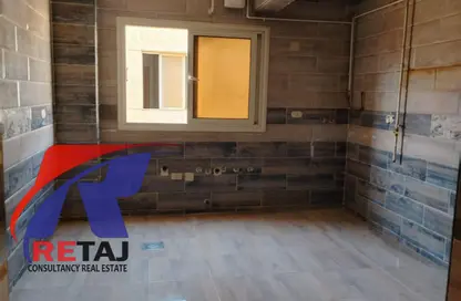 Apartment - 3 Bedrooms - 3 Bathrooms for rent in Area A - Ganoob El Acadimia - New Cairo City - Cairo